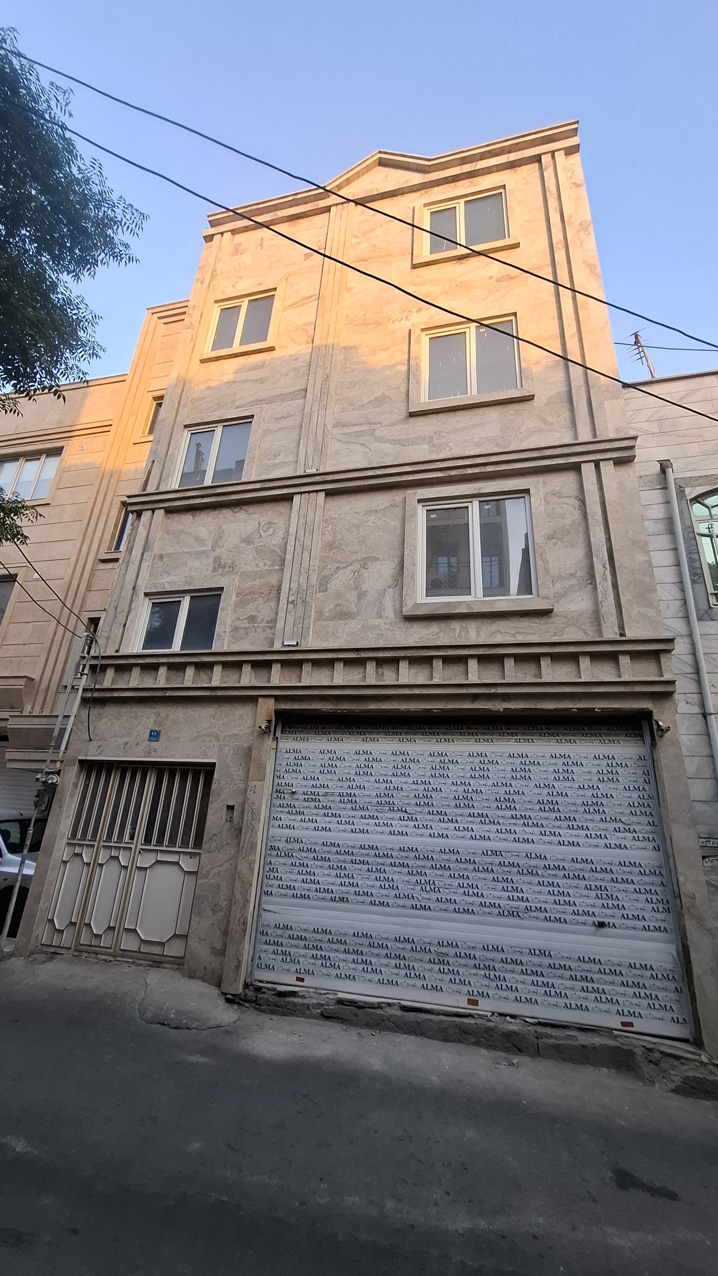 واحد ۸۵متری/رباط کریم خ فرهنگ